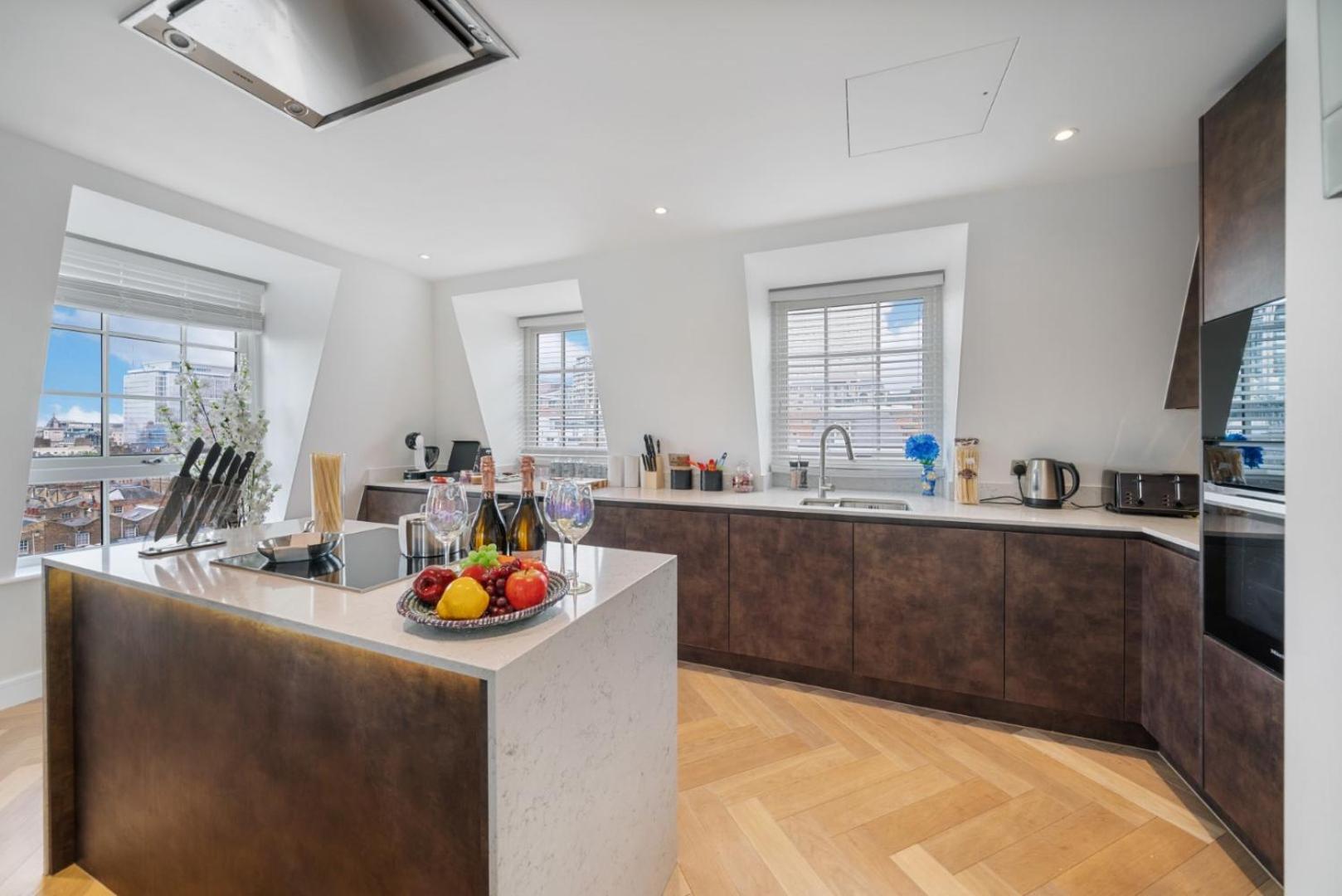 Elegant 3-Bedroom Penthouse In Marble Arch 70 Londres Exterior foto